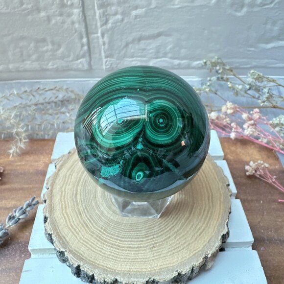 Gorgeous Malachite Sphere from the Congo - Picture 1 of 10